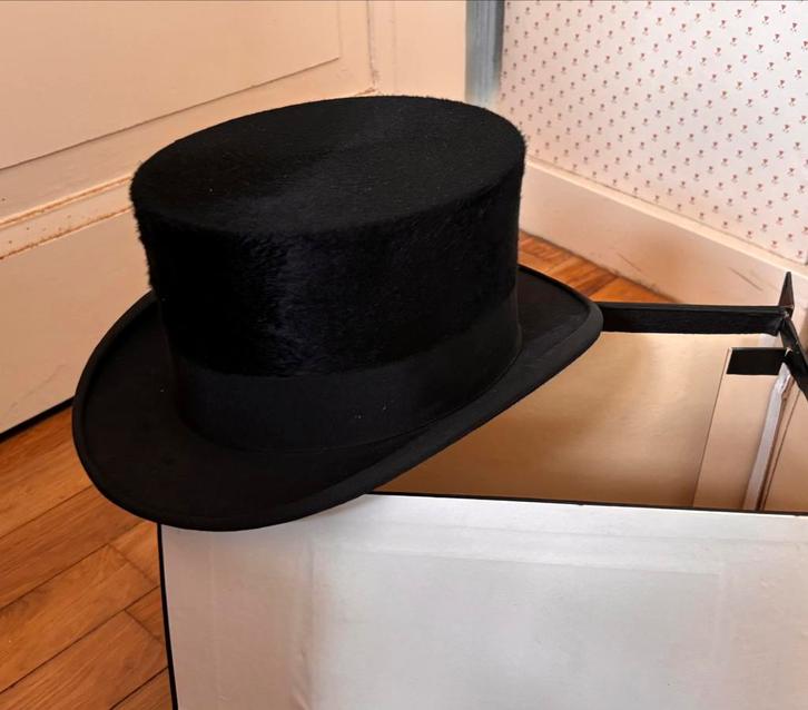 Hoge zwarte hoed en gleufhoed, Kleding | Dames, Hoeden en Petten, Gedragen, Hoed, Ophalen of Verzenden