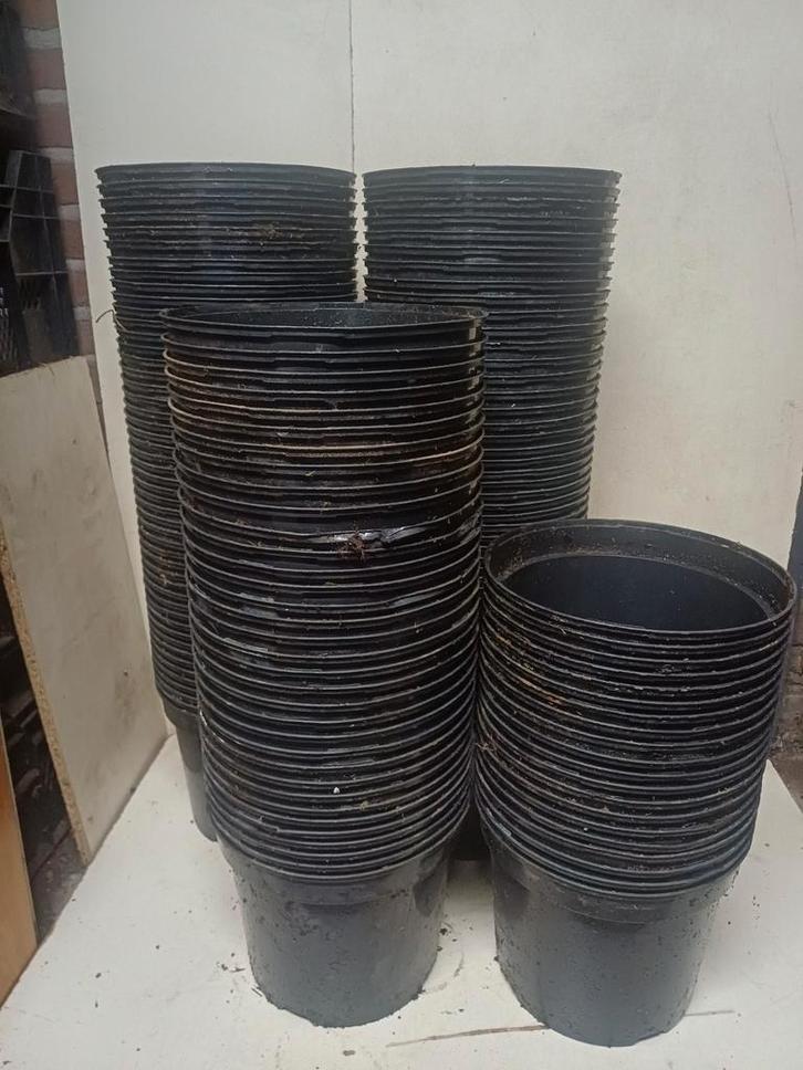 Kweekpotten 7,5 liter, Tuin en Terras, Bloempotten, Gebruikt, Kunststof, Minder dan 40 cm, Minder dan 25 cm, Rond, Ophalen of Verzenden