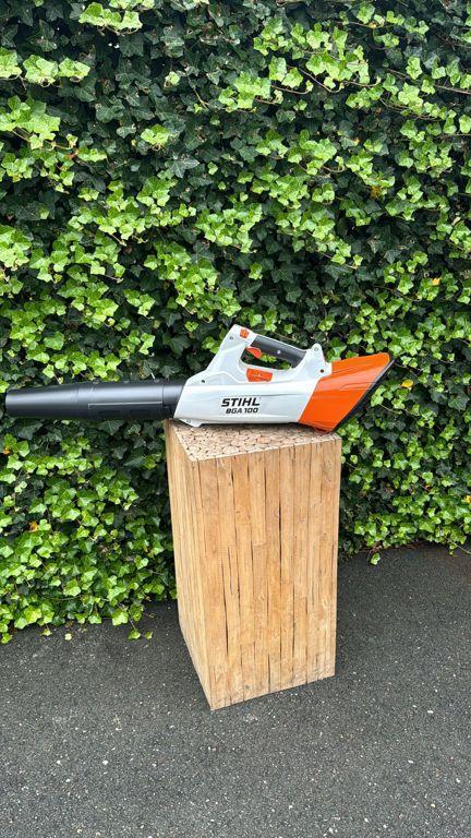 Stihl BGA 100 2024, Zakelijke goederen, Machines en Bouw | Tuin, Park en Bosbouw, Bladblazer