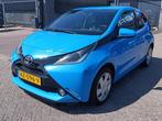 Toyota Aygo 1.0 VVT-i x-play Airco Camera Nw APK (bj 2017), Voorwielaandrijving, Stof, Gebruikt, Euro 6