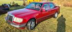 Mercedes-Benz W124 300D AUT 1991 Rood, Auto's, Automaat, Achterwielaandrijving, Leder en Stof, 2996 cc