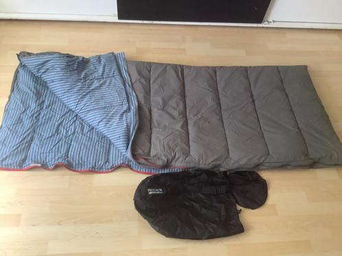 Polydaun Stormvogel slaapzak 210 x 85 cm, Caravans en Kamperen, Slaapzakken, Zo goed als nieuw, Ophalen of Verzenden