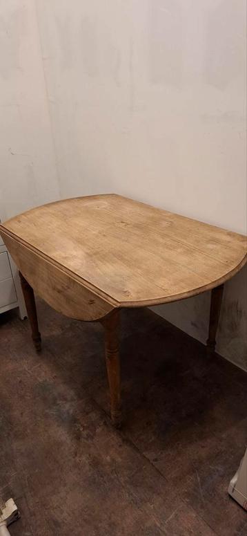 Antieke, franse hangoor tafel beschikbaar voor biedingen