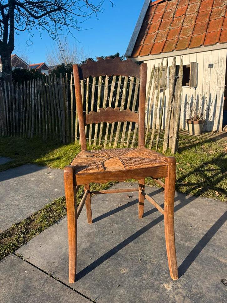 Oud houten stoeltje met rieten zitting, Antiek en Kunst, Antiek | Meubels | Stoelen en Banken, Ophalen