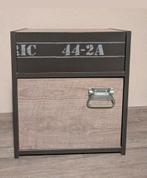Parisot fabric stoer industrieel nachtkastje, Huis en Inrichting, Slaapkamer | Nachtkastjes, Ophalen, Minder dan 45 cm, Zo goed als nieuw