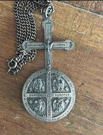Antiek Religie: Medaillon / Gerard Hack Rutten Crucifix /etc beschikbaar voor biedingen