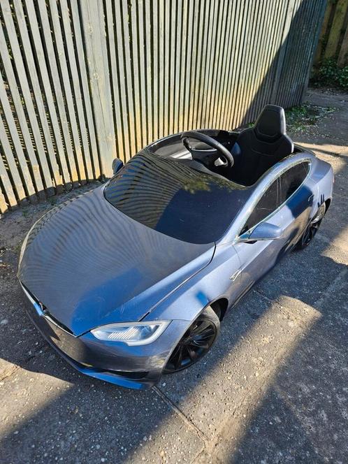 Tesla kinderauto elektrisch, Kinderen en Baby's, Speelgoed | Buiten | Accuvoertuigen, Zo goed als nieuw, Ophalen