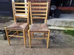 2 antieke houten stoelen met biezen zitting, Antiek en Kunst, Ophalen