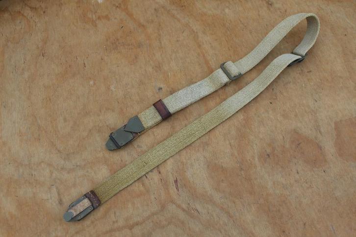 + Duitse Naoorlogse Veldtelefoon Draagriem Van Webbing +, Verzamelen, Militaria | Tweede Wereldoorlog, Duitsland, Ophalen of Verzenden