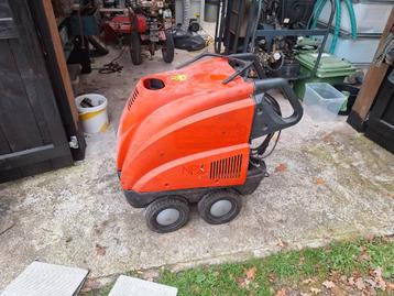 Hogedrukreiniger geen warm water 220 volt  beschikbaar voor biedingen