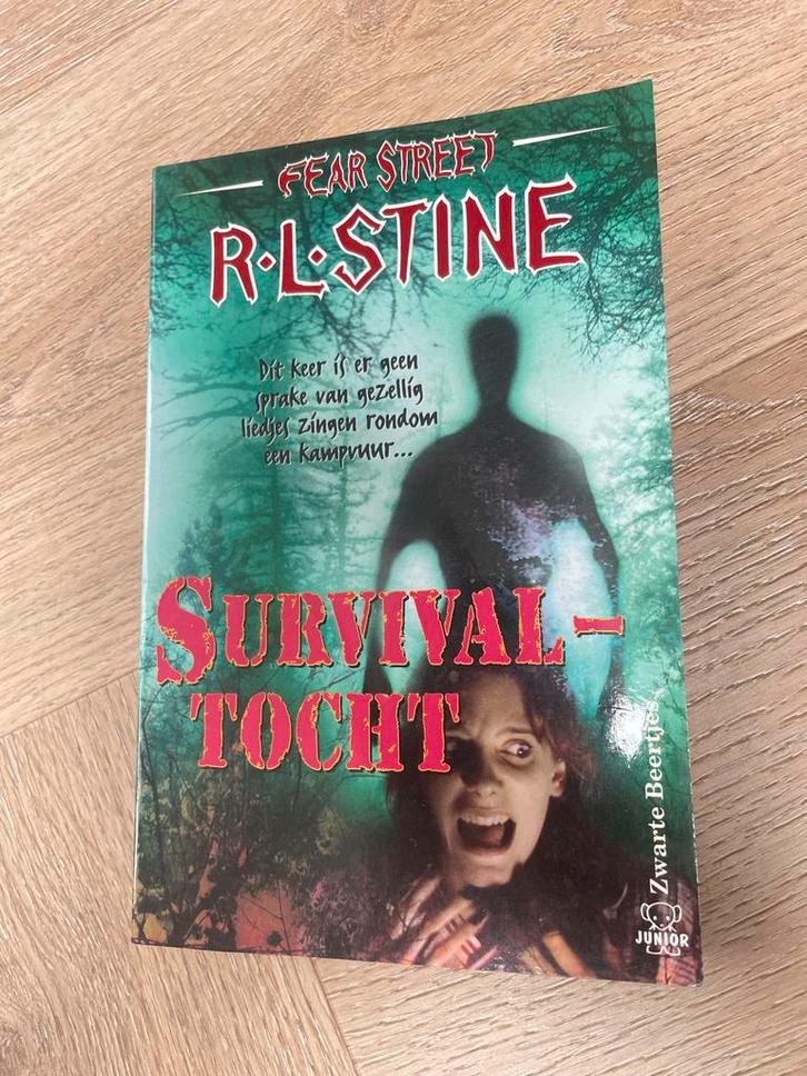 Fear Street: Survivaltocht - R.L. Stine, Boeken, Kinderboeken | Jeugd | onder 10 jaar, Gelezen, Fictie algemeen, Ophalen of Verzenden
