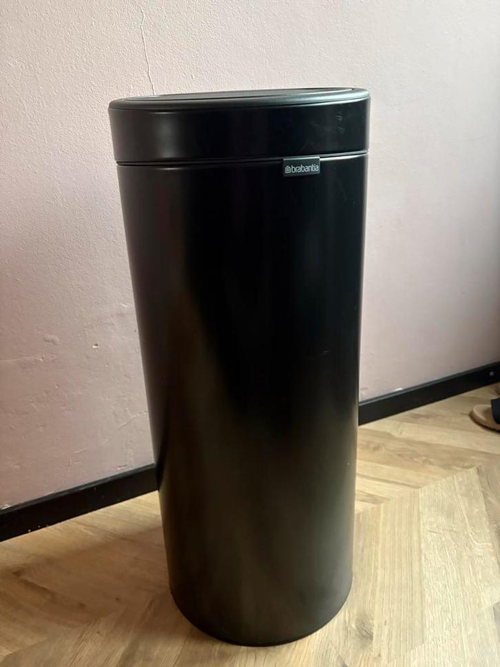 Brabantia touch bin prullenbak zwart, Huis en Inrichting, Woonaccessoires | Prullenbakken, Zo goed als nieuw, Rvs, 50 tot 75 cm