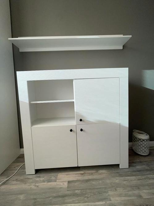 Mooie nieuwe witte kast/dressoir. Met evt wandplank, Huis en Inrichting, Kasten | Dressoirs, Nieuw, 100 tot 150 cm, 25 tot 50 cm