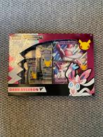 Pokemon - Dark Sylveon V Celebrations box - 25 jaar, Hobby en Vrije tijd, Verzamelkaartspellen | Pokémon, Ophalen of Verzenden