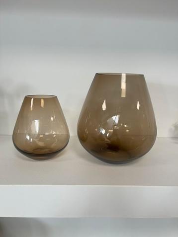 Vazen beschikbaar voor biedingen