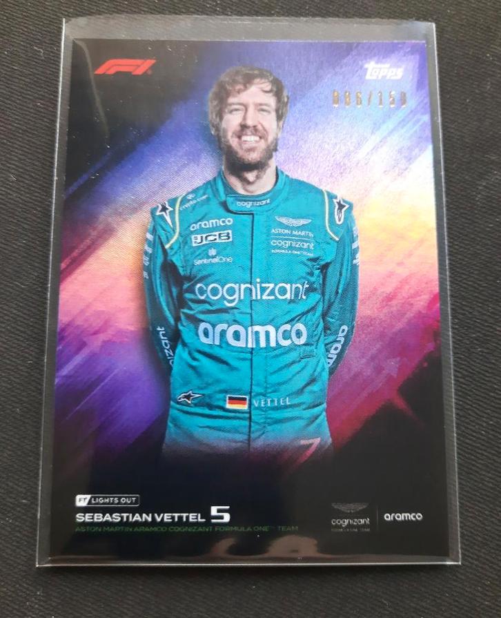 Sebastian Vettel Topps Lights Out F1 parallel kaart '22 /150, Hobby en Vrije tijd, Stickers en Plaatjes, Nieuw, Plaatje, Ophalen of Verzenden