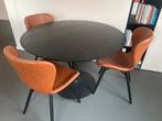 Zwarte ronde eettafel met cognac stoelen, Huis en Inrichting, Complete eetkamers, Ophalen, Zo goed als nieuw, 4 tot 6 stoelen