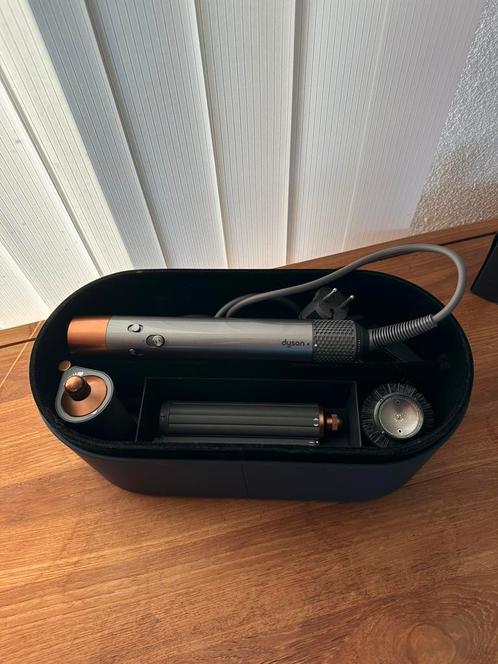 Dyson airwrap copper long. Exchange for 110 V version!, Witgoed en Apparatuur, Persoonlijke-verzorgingsapparatuur, Gebruikt, Haarverzorging