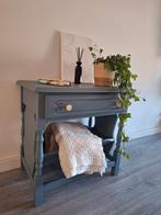 Gerestylede sidetable krantenbak blauw, Huis en Inrichting, Ophalen, 50 tot 100 cm, Zo goed als nieuw, 25 tot 50 cm