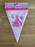 Vlaggenlijn / slinger baby in draagdoek roze - 6m | geboorte, Ophalen of Verzenden, Nieuw, Versiering, Geboorte of Huwelijk