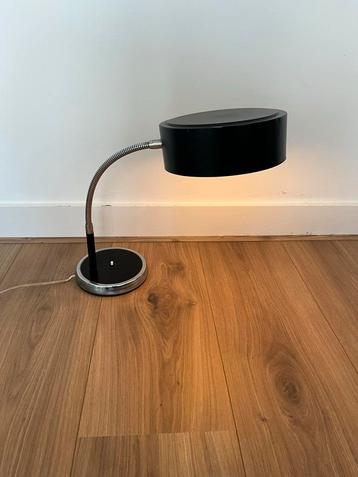 Vintage Lamp - Stijlvol & Tijdloos beschikbaar voor biedingen