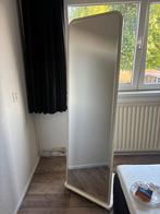 Witte spiegel op wieltjes., Huis en Inrichting, Woonaccessoires | Spiegels, Ophalen, Minder dan 50 cm, Gebruikt, 150 tot 200 cm