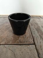Zwarte bloempot, Rond, Ophalen of Verzenden, Zo goed als nieuw, Aardewerk