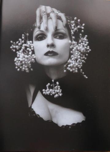 NUDES - door Irina Ionesco beschikbaar voor biedingen