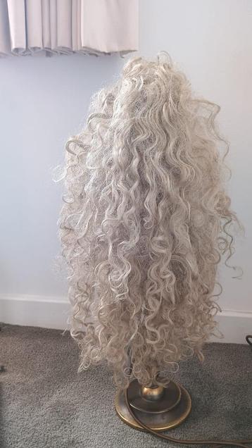 Long Curly Blonde Wig – Vintage Korean Synthetic Hair beschikbaar voor biedingen