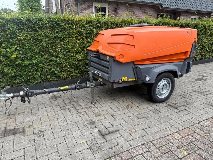Atlas-Copco mobile compressor xas 57 (bj 2008), Zakelijke goederen, Machines en Bouw | Pompen en Compressoren
