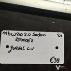 Mercedes W210 2001  sedan   2500062    Gordel Linksvoor, Auto-onderdelen, Interieur en Bekleding, Gebruikt, -, -, Ophalen of Verzenden