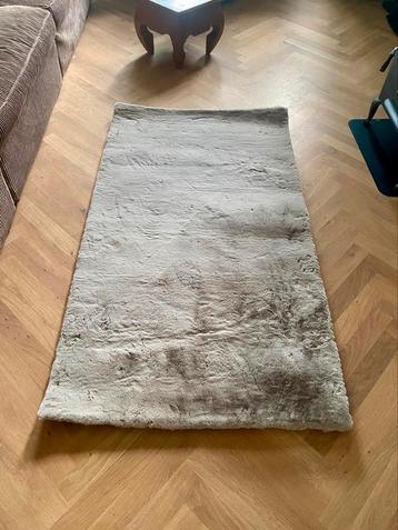 Nieuw vloerkleed taupe beschikbaar voor biedingen