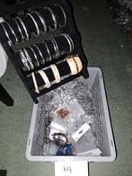 Partij sieraden +display, armbanden, oorbellen kettingen., Overige materialen, Overige kleuren, Nieuw, Ophalen of Verzenden