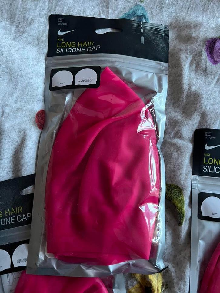 Nike Long Hair Silicone badmuts - Nieuw, Watersport en Boten, Duiken, Nieuw, Ophalen of Verzenden