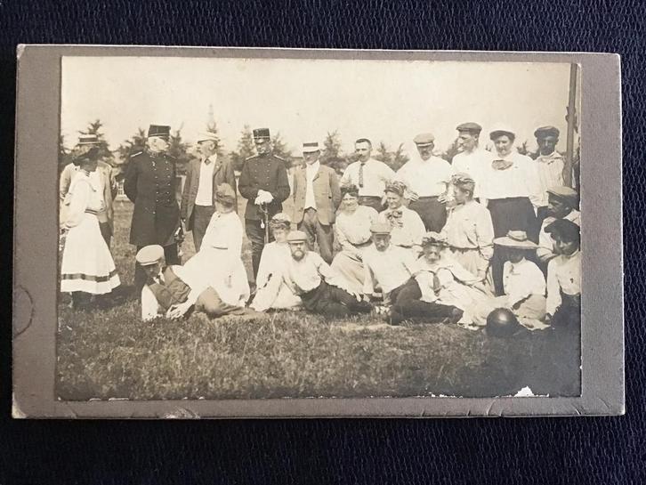CDV, Gezelschap met o.a. militairen, Carte de Visite, Verzamelen, Foto's en Prenten, Gebruikt, Foto, Voor 1940, Ophalen of Verzenden