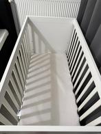 Babybed incl matras en topper te koop, Ophalen, Gebruikt, Ledikant