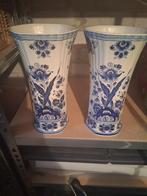 Twee Delfts Blauwe Vazen, Antiek en Kunst, Antiek | Vazen, Ophalen of Verzenden