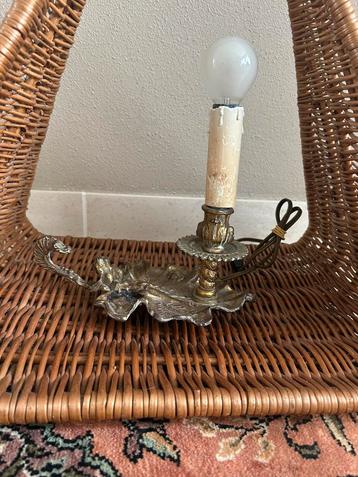 Koperen tafellamp met draak en gehaakt kapje beschikbaar voor biedingen