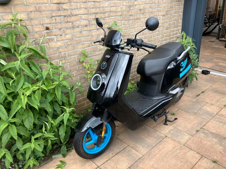 Aangeboden nette electrische scooter NUI, Fietsen en Brommers, Snorfietsen en Snorscooters, Zo goed als nieuw, Overige merken