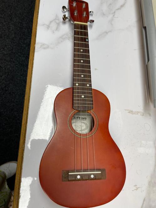 CLIFTON HAND MADE SOPRANO UKULELE met gigbag, Muziek en Instrumenten, Snaarinstrumenten | Gitaren | Akoestisch, Zo goed als nieuw