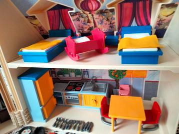 Mooi meeneem huis van Playmobil. beschikbaar voor biedingen