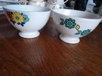 2 oude bowls aardewerk met verschillende bloem motief BFK, Ophalen of Verzenden