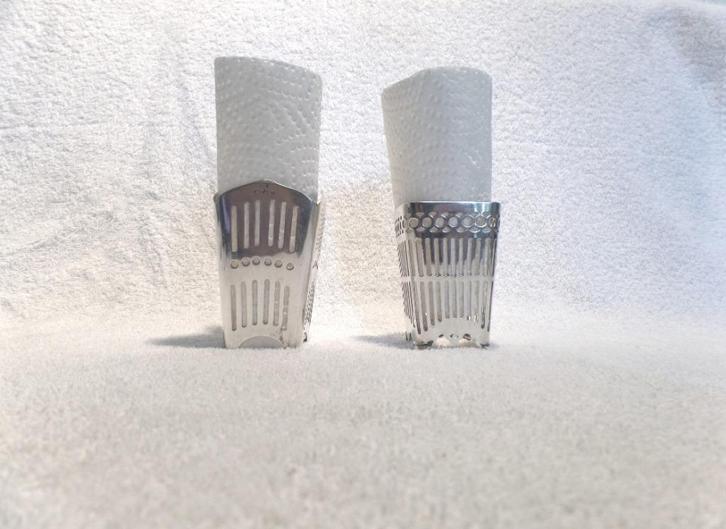 2 Zilveren servet houders Schoonhoven 1922 en 1966, Antiek en Kunst, Antiek | Goud en Zilver, Zilver, Verzenden