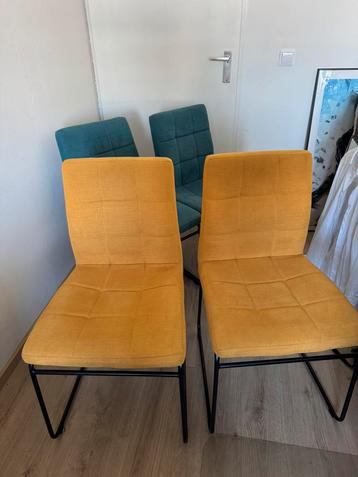 Eetkamerstoelen, geel en blauw. Prijs per stoel. beschikbaar voor biedingen