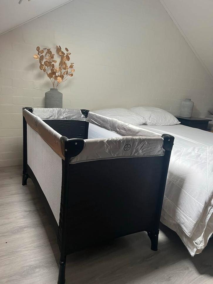 Topmark Campingbedje + Extra Matras (Zo Goed Als Nieuw), Kinderen en Baby's, Babywiegjes en Ledikanten, Zo goed als nieuw, Reisbedje