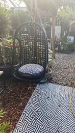 Hangstoel /eggchair van zwart rotan  incl kussen, Ophalen, Zo goed als nieuw, Rotan