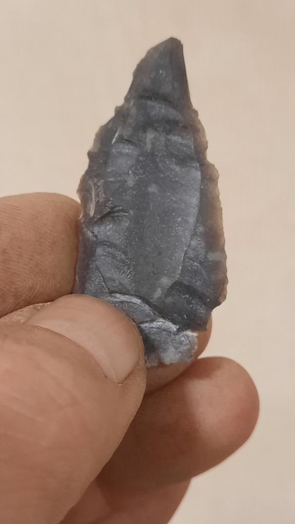 Vuistbijl speerpunt artefact, Verzamelen, Mineralen en Fossielen, Ophalen of Verzenden