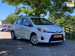 Toyota Yaris 1.5 Full Hybrid Aspiration | Cruise + Clima + C, Euro 5, Gebruikt, Zwart, 4 cilinders