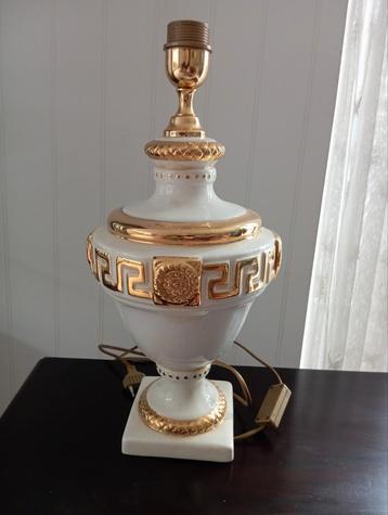 Vintage Tafellamp met Griekse Motieven beschikbaar voor biedingen