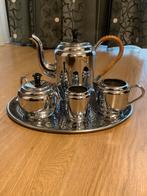 Zilveren koffie stel, Ophalen